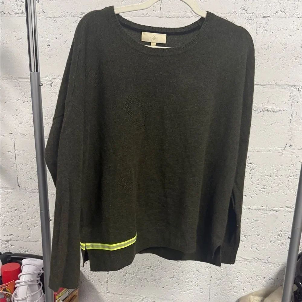 Dark Green Sweater with Neon Accent Long Sleeve Cashmere Sweater Size Large